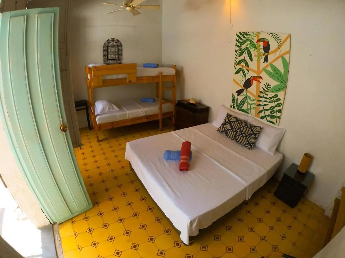 Hostal Espanolete Santa Marta  Auberge de jeunesse